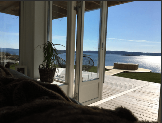 Sleeping room 1, entrance to sun deck and hot pot