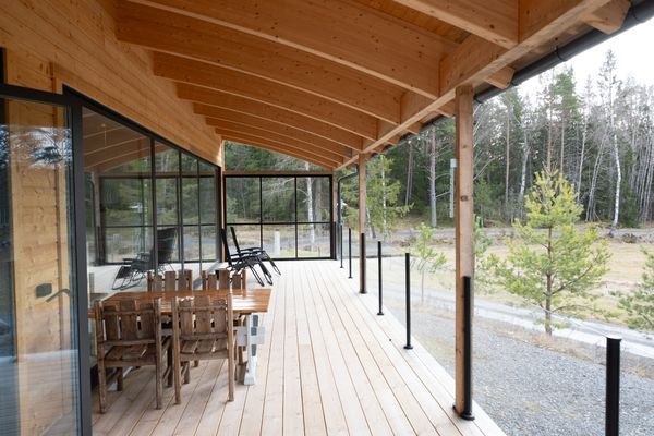 Charmigt fritidsboende nära naturen i Öregrund