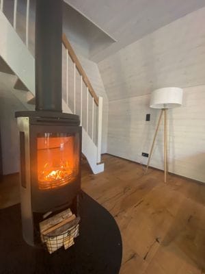 Semesterhus med motorbåt och bastu på sjön - Bild 4