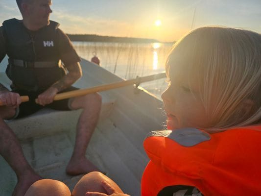 En idyllisk tillflykts plats vid sjön - Bild 26