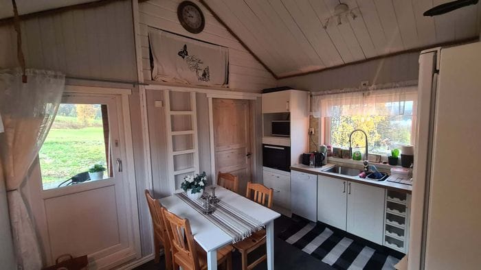 Stuga längsmed Vildmarksvägen i Jormvattnet n - Bild 3
