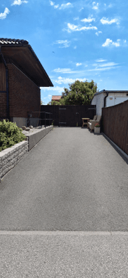 Parkering med uteplats längst in