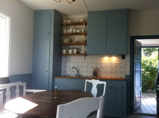 Charmigt renoverat torp vid havet på Älgö - Bild 4