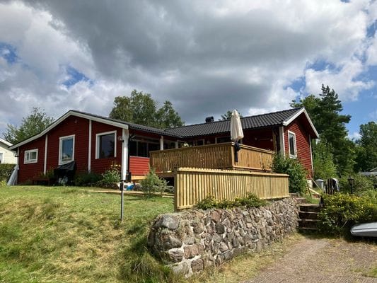 Stuga i Skåne med tillgång till pool & tennisbana