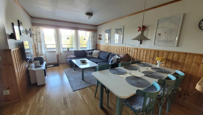 VACKERT BELÄGEN STUGLÄGENHET - Bild 2