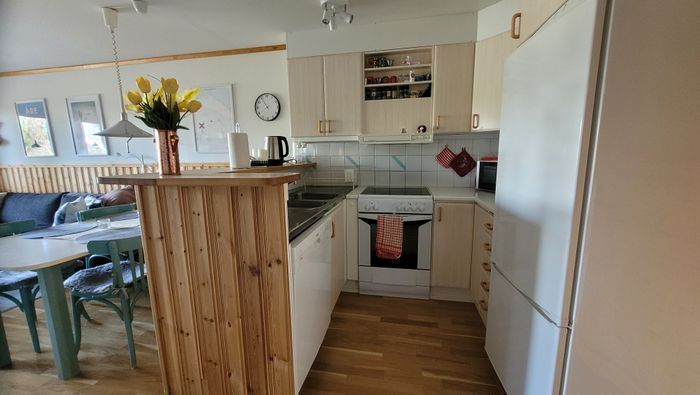 VACKERT BELÄGEN STUGLÄGENHET - Bild 3