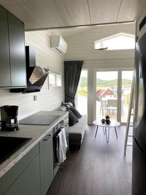 Havsutsikt på Orust – 300 m till badplatsen. - Bild 8