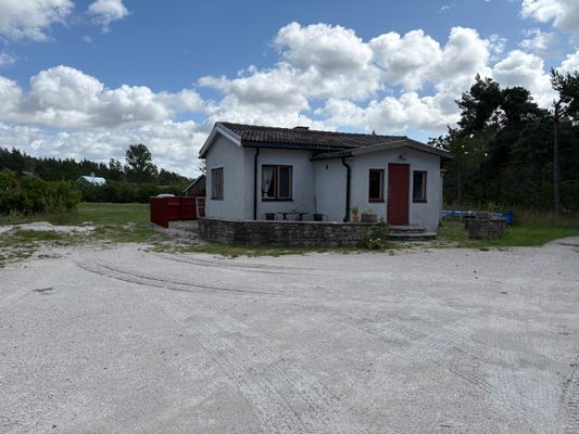 Mysigt gårdshus på landet men nära Visby - Bild 11