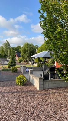 Semesterhus vid sjön med pool och elbåt - Bild 17