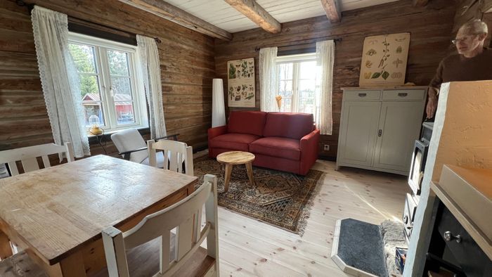 Mysig timmerstuga med kamin i södra Värmland - Bild 2