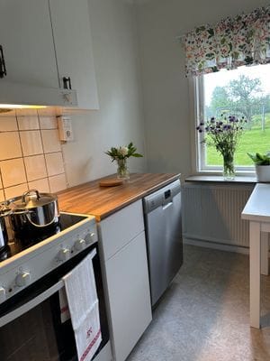 Naturnära boende nära Isaberg och sjö. - Bild 2