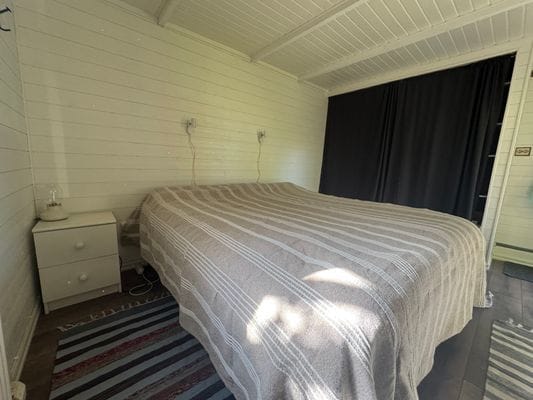 Mysig stuga med nyrenoverat sovrum nära Mälaren - Bild 28