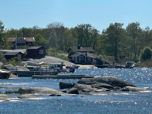 Stort hus på Rödlöga i yttersta skärgården