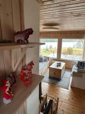 Typical Swedish cottage with stuga overlook a lake - Bild 22