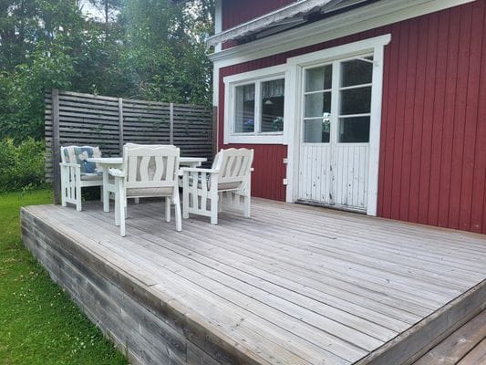 Altan med möbler