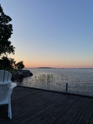 Idyllisk sjötomt med egen brygga - Bild 3