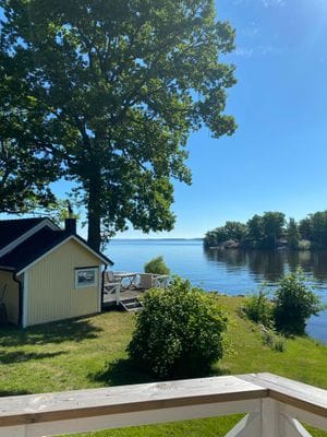 Idyllisk sjötomt med egen brygga - Bild 2