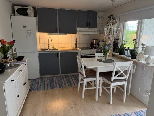 Modern stuga nära sjö i södra Småland - Bild 3
