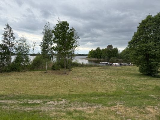 Modern stuga nära sjö i södra Småland - Bild 12