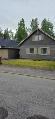 Villa Kjell – Bekvämt enplanshus med egen trädgård