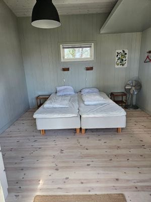 Vänster sovrum i mindre hus