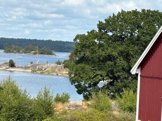 Charmigt skärgårdshus – egen brygga & badplats - Bild 35