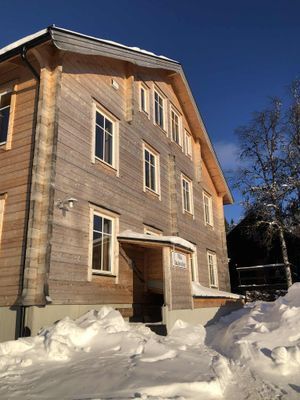 VILLA SKALSVALLEN, Skalets torg, inomhusbordtennis - Bild 12