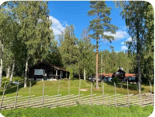 Mysig stuga med fantastisk utsikt över Siljan
