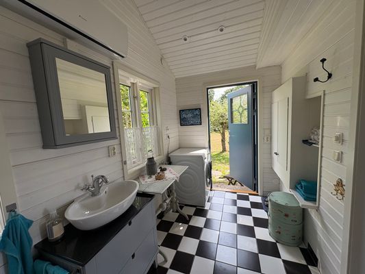 Charmigt skärgårdshus – egen brygga & badplats - Bild 36