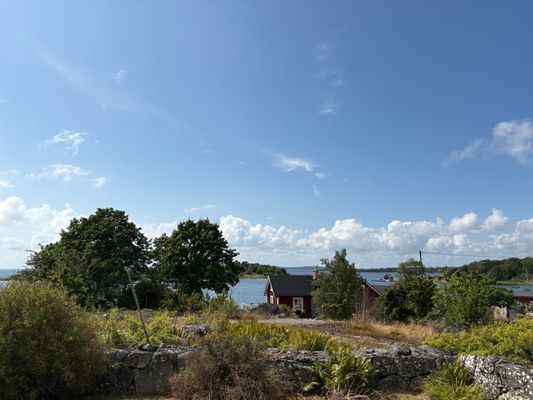 Charmigt skärgårdshus – egen brygga & badplats - Bild 34