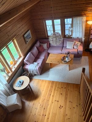Klassiskt och charmigt timmerhus nära havet. - Bild 5