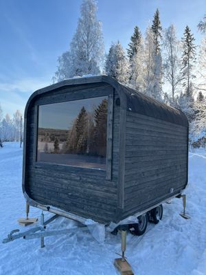 Bastuvagn finns att låna. Uppvärmningen är vedeldning - ej eluppvärmning