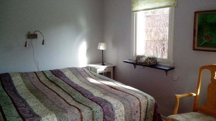 Centralt, promenadväg till Ringmuren och old town. - Bild 5