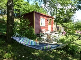 Liten stuga på en hästgård - Bild 2