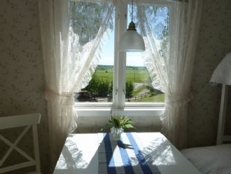 Liten stuga på en hästgård - Bild 6