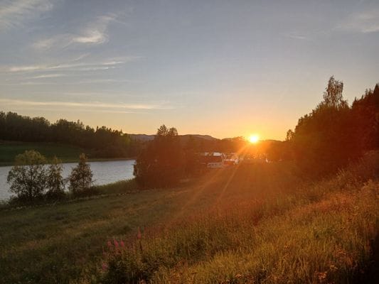 Stuga mitt på Höga Kusten med egen brygga och båt - Bild 10