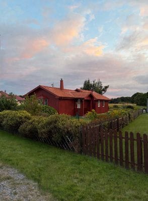 Ljust 80 kvm hus i Träslövsläge. 2 sovrum, bäddsof