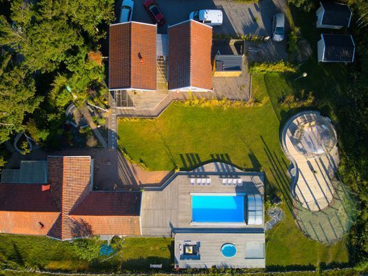 Privat spa-oas med pool & dome vid västkusten - Bild 4