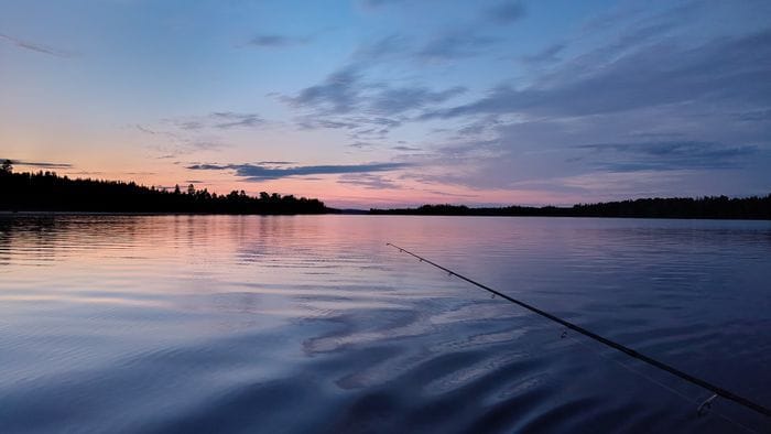 Nybyggt sjönära hus i Småland med bastu - Bild 41