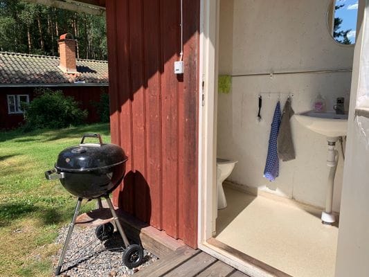 Stuga nära hav och bad. Roddbåt, egen brygga. - Bild 17