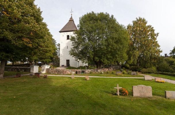 Sommaridyll på Adelsö: modern stuga nära Mälaren - Bild 2