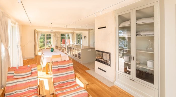 Nybyggt skärgårdshus, privat brygga och sandstrand - Bild 13