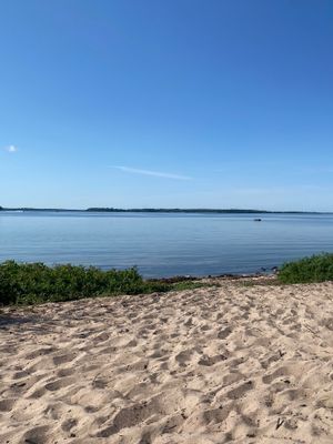 Riddersholms naturreservat på Rådmansö, nås med bil