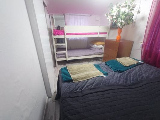 Charmig villa med sjöutsikt över Anten – Gräfsnäs - Bild 2