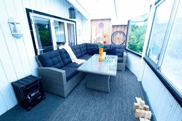 Charmig villa med sjöutsikt över Anten – Gräfsnäs - Bild 7