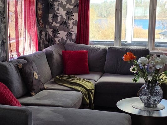 Charmig villa med sjöutsikt över Anten – Gräfsnäs - Bild 4
