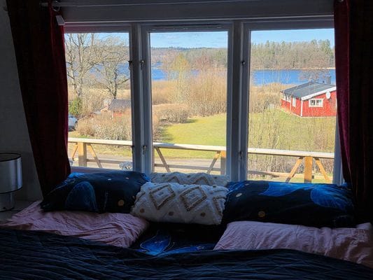 Charmig villa med sjöutsikt över Anten – Gräfsnäs - Bild 6