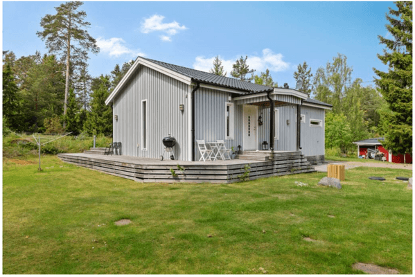 Familjevänligt hus nära strand i Roslagen - Bild 12