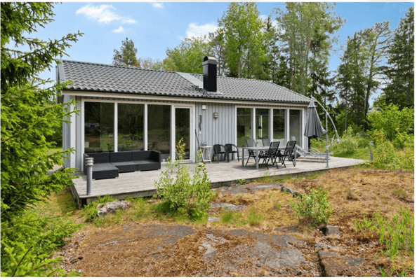 Familjevänligt hus nära strand i Roslagen - Bild 2