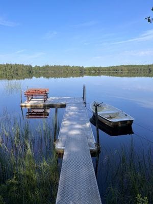 Sjöstuga med brygga och egen fiskebåt - Bild 16